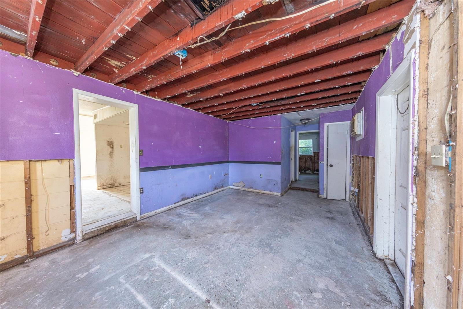 8528 N 92nd Ter, Seminole, FL 33777