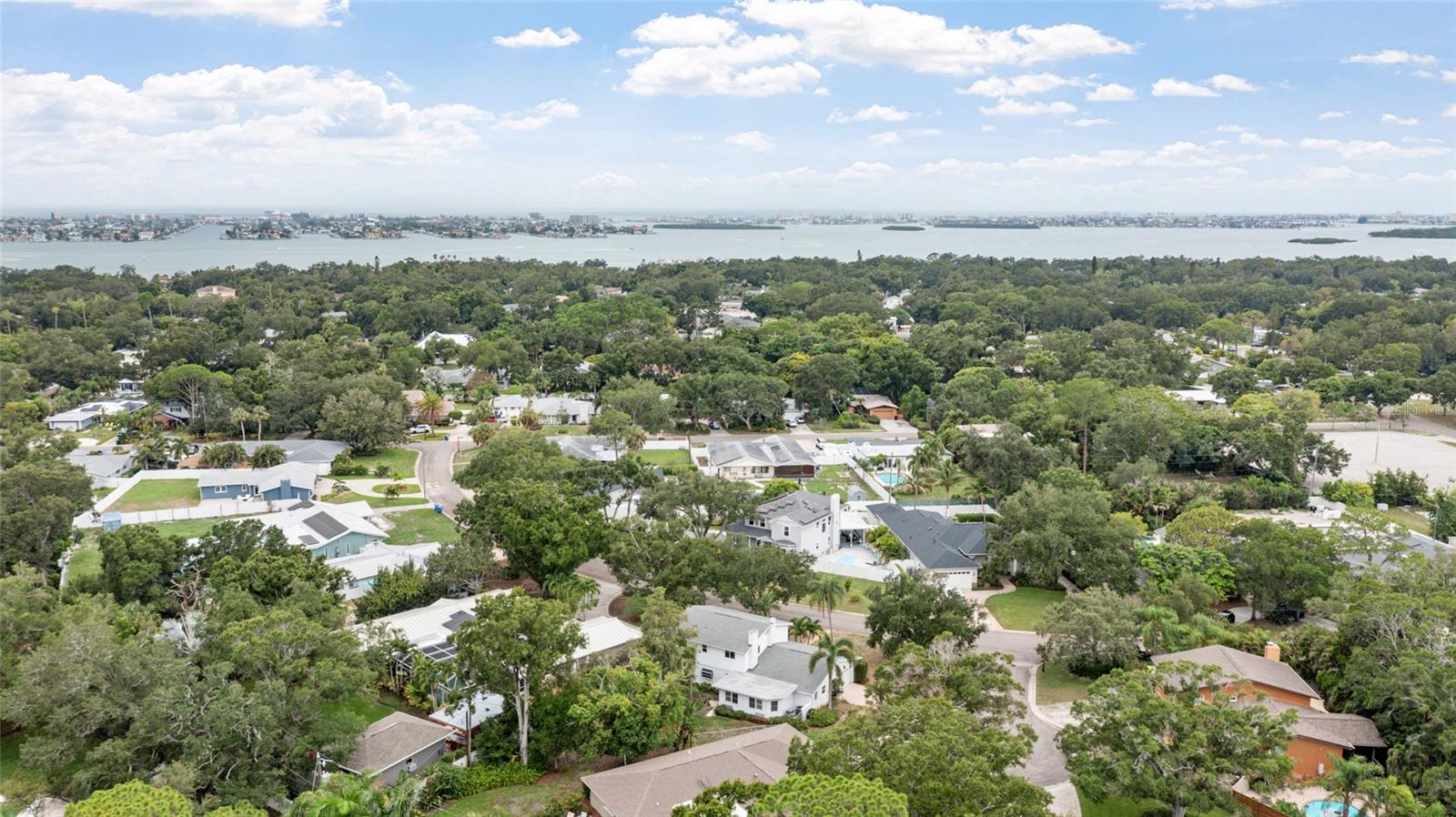 1901 Dormieone Rd N, St Petersburg, FL 33710