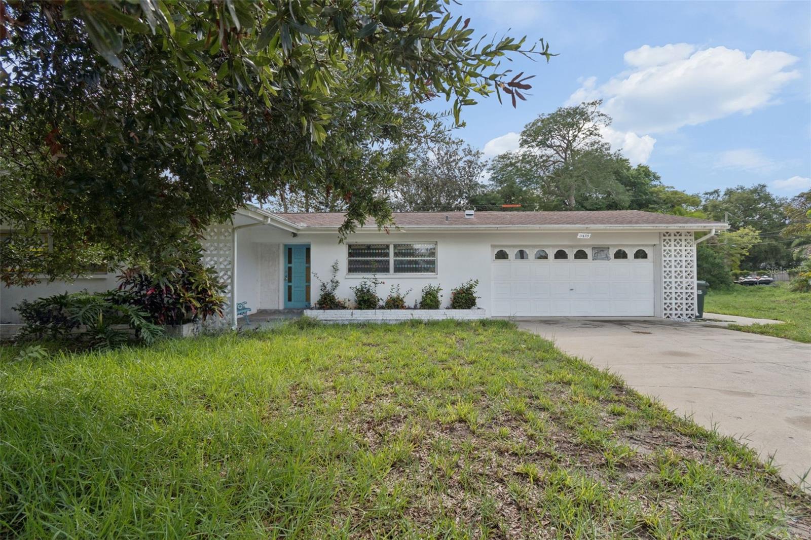11435 Oval Dr E, Largo, FL 33774