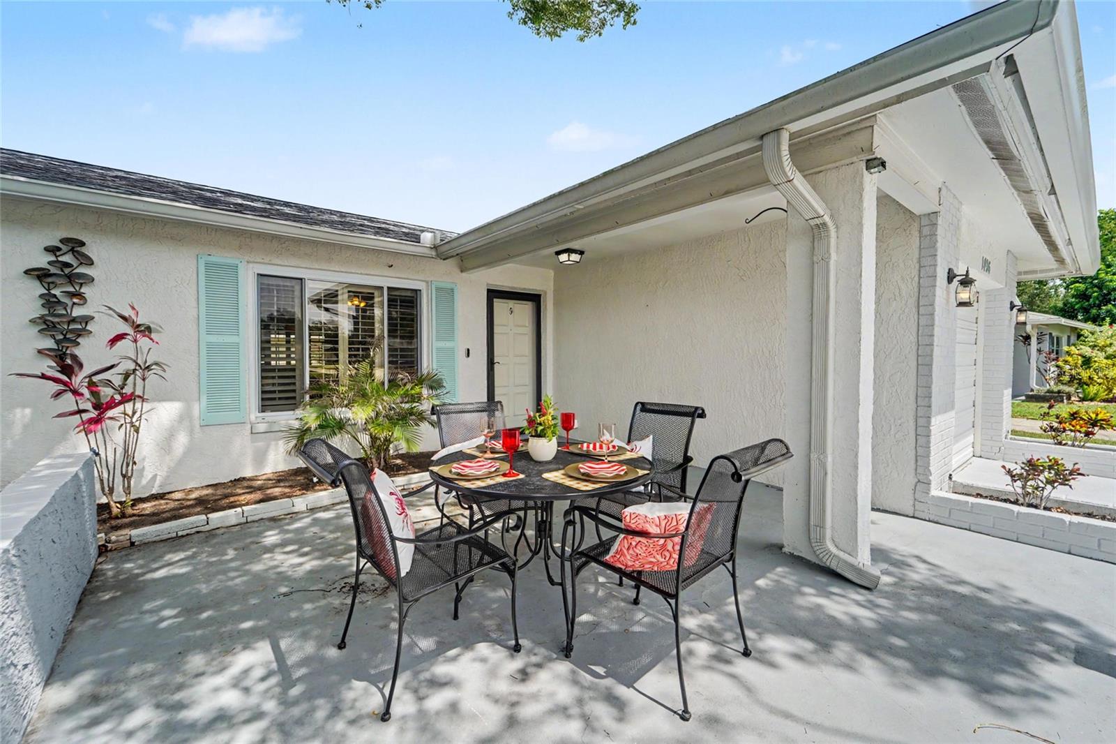 1496 Queen Anne Dr, Palm Harbor, FL 34684