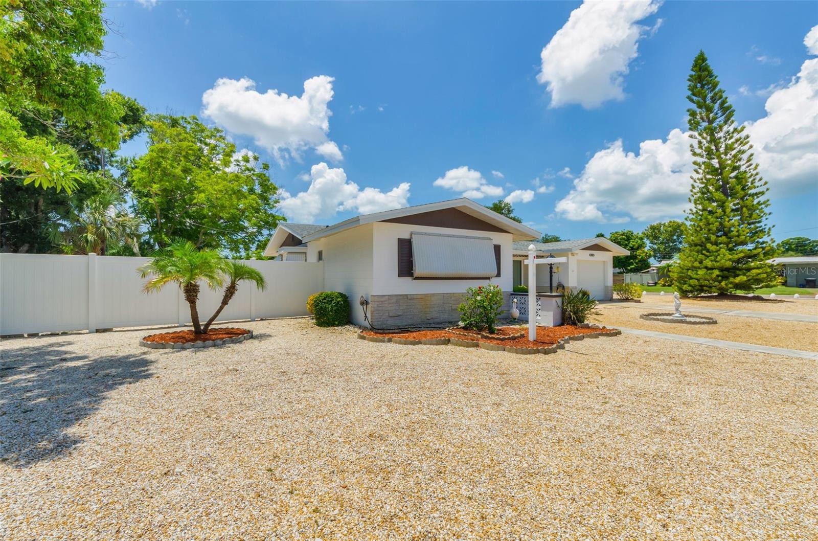 5992 32nd Ave N, St Petersburg, FL 33710