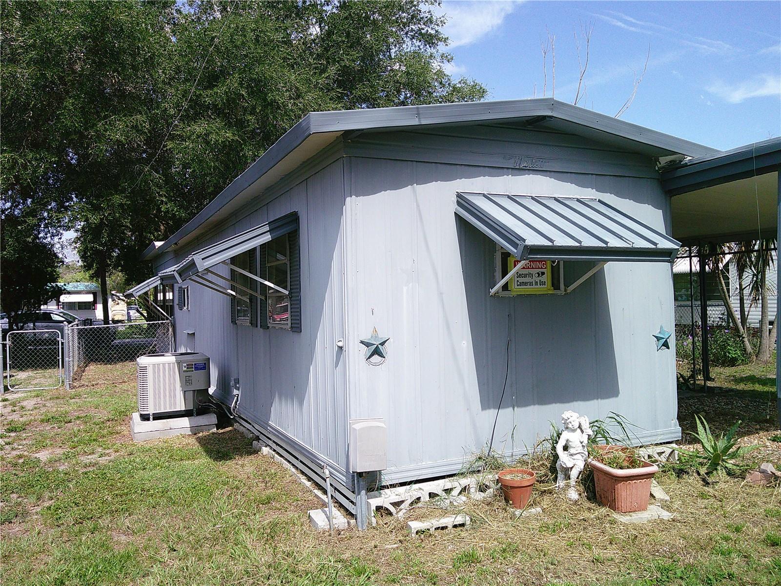6250 Connecticut St, Zephyrhills, FL 33542