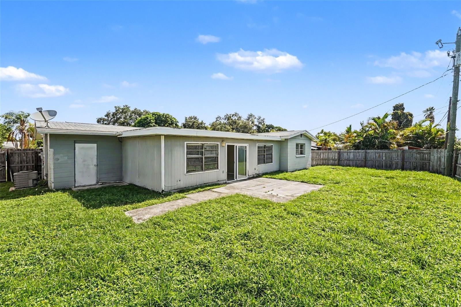 11428 75th Ave, Seminole, FL 33772