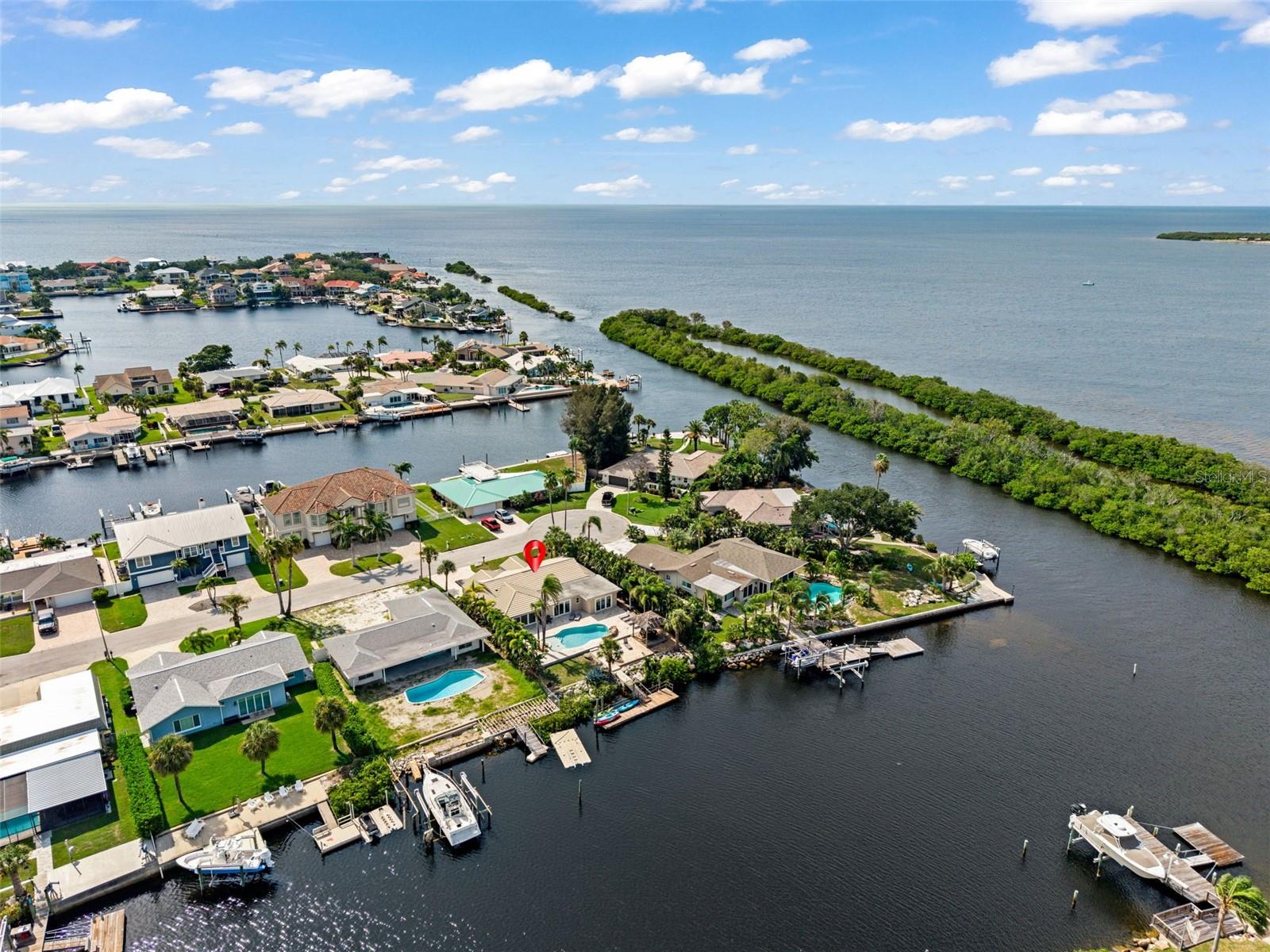 5548 Leeward Ln, New Port Richey, FL 34652