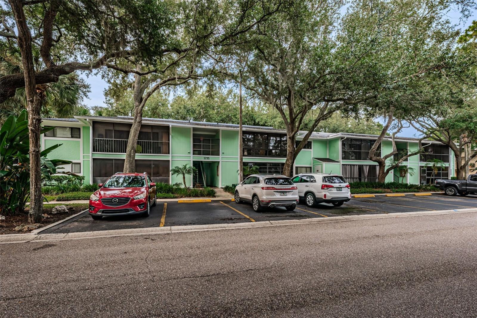 3295 Fox Chase Cir N #107, Palm Harbor, FL 34683