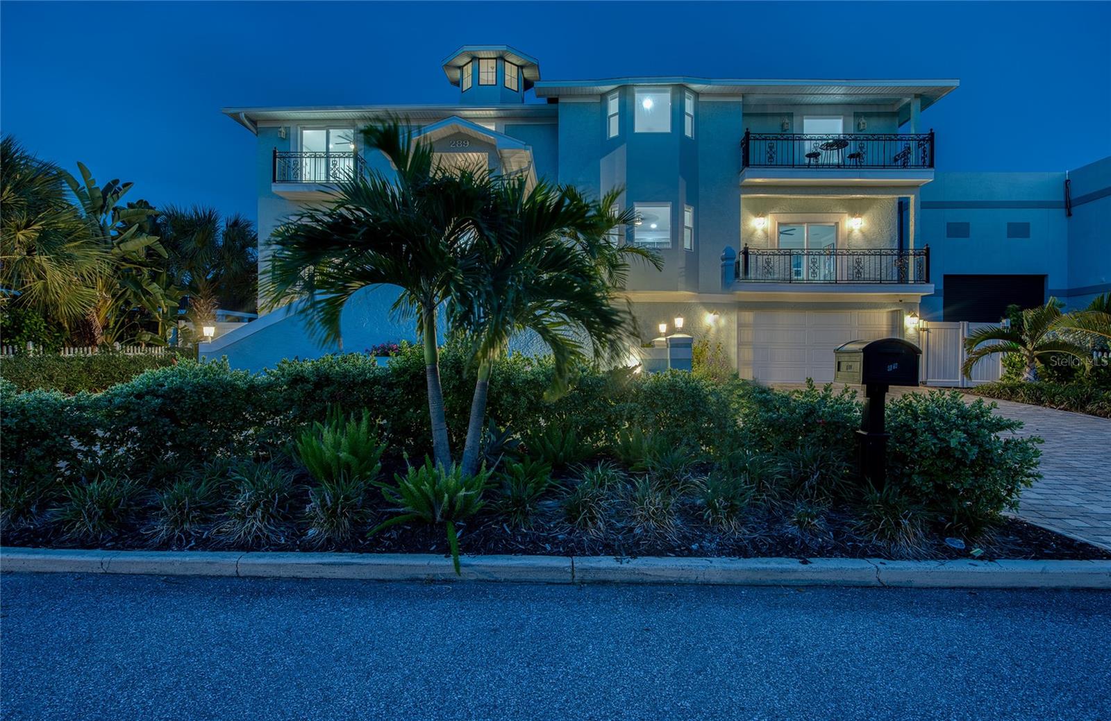 289 8th Ave N, Tierra Verde, FL 33715