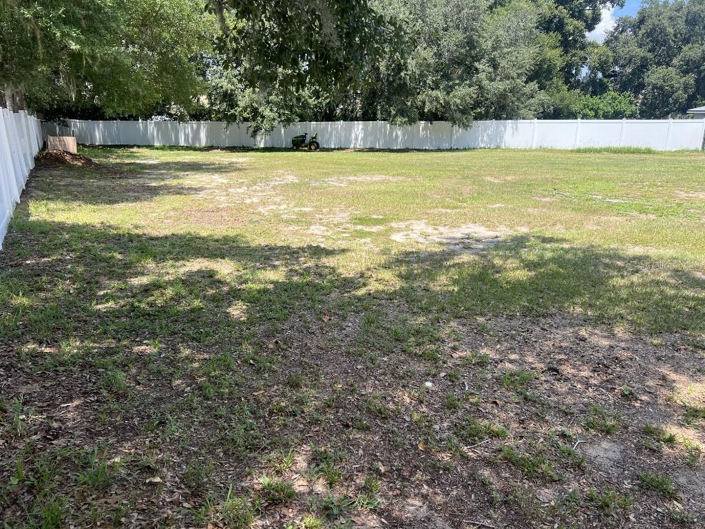 1831 Kim Acres Ln, Dover, FL 33527