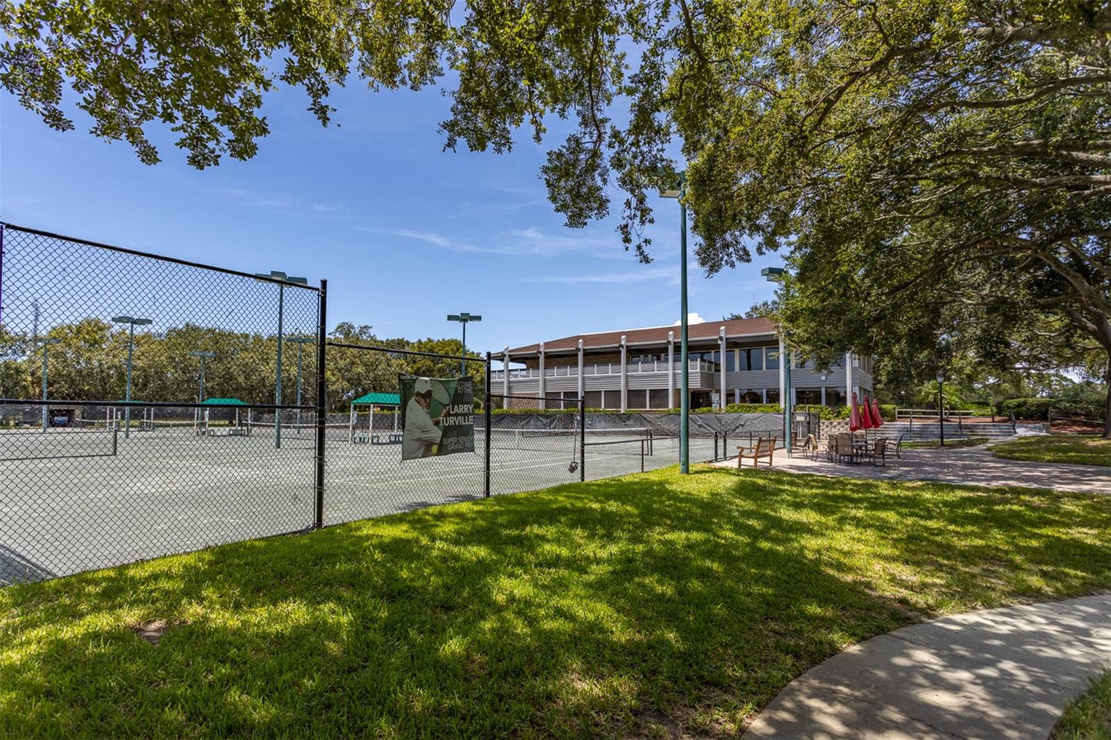 1306 Playmoor Dr, Palm Harbor, FL 34683