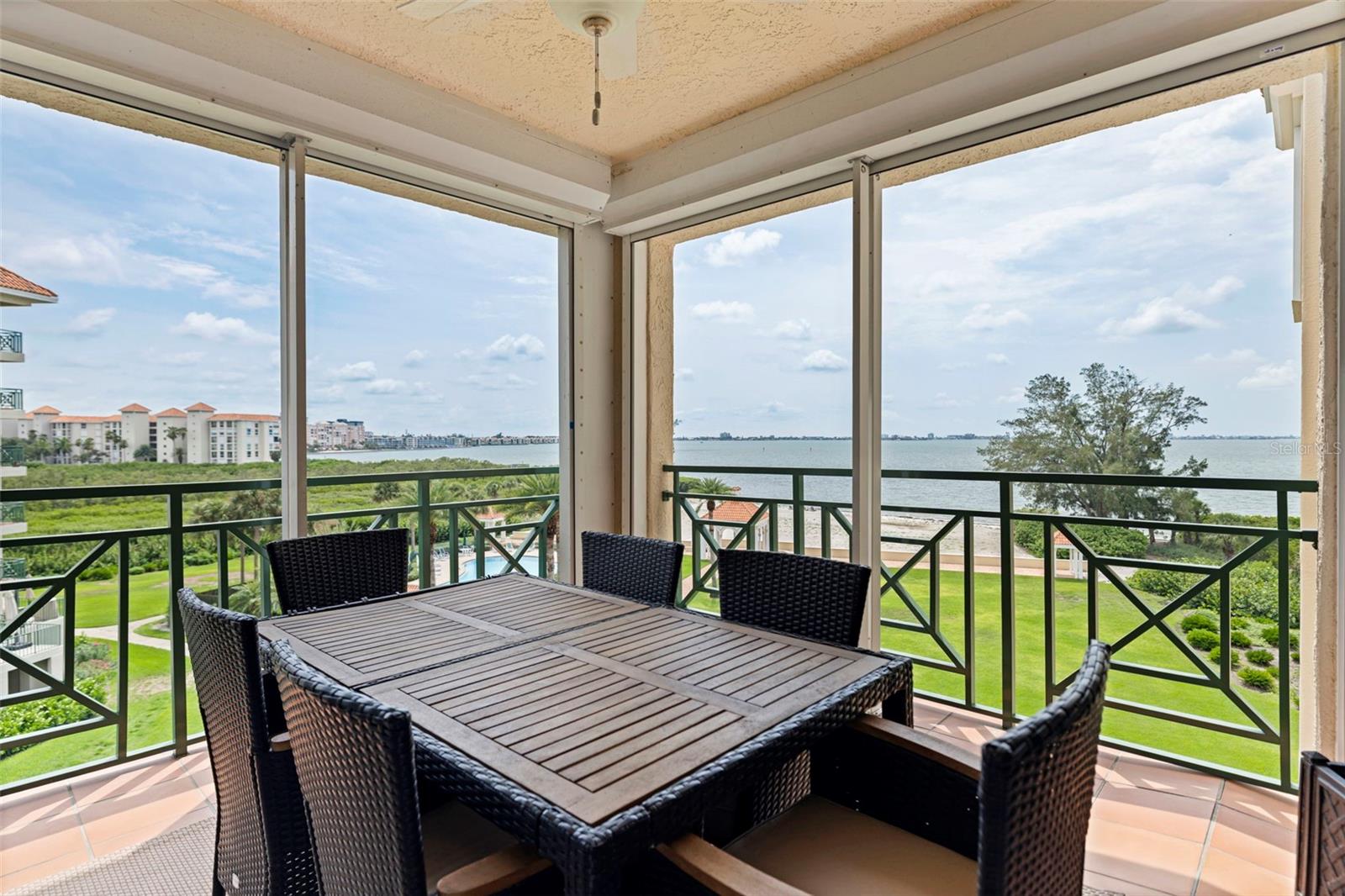 4737 Dolphin Cay Ln S #401, St Petersburg, FL 33711