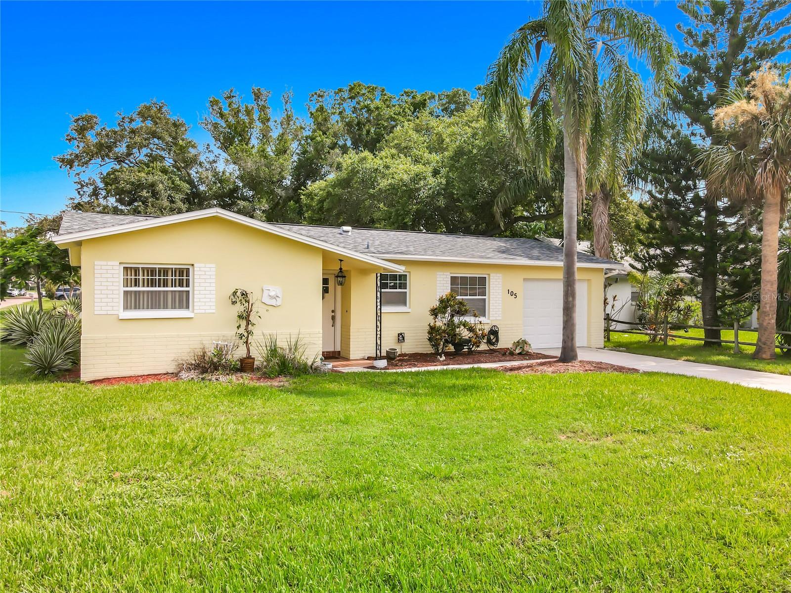 105 Judy Lee Dr, Largo, FL 33771