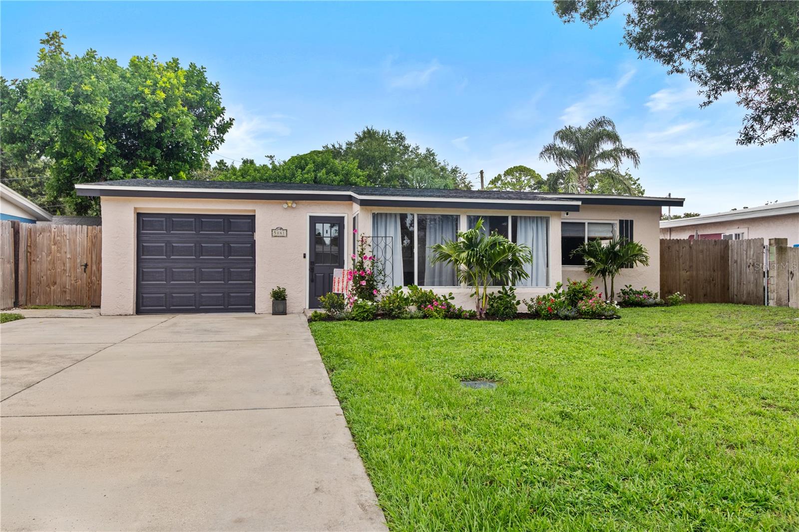 5841 67th Ave N, Pinellas Park, FL 33781