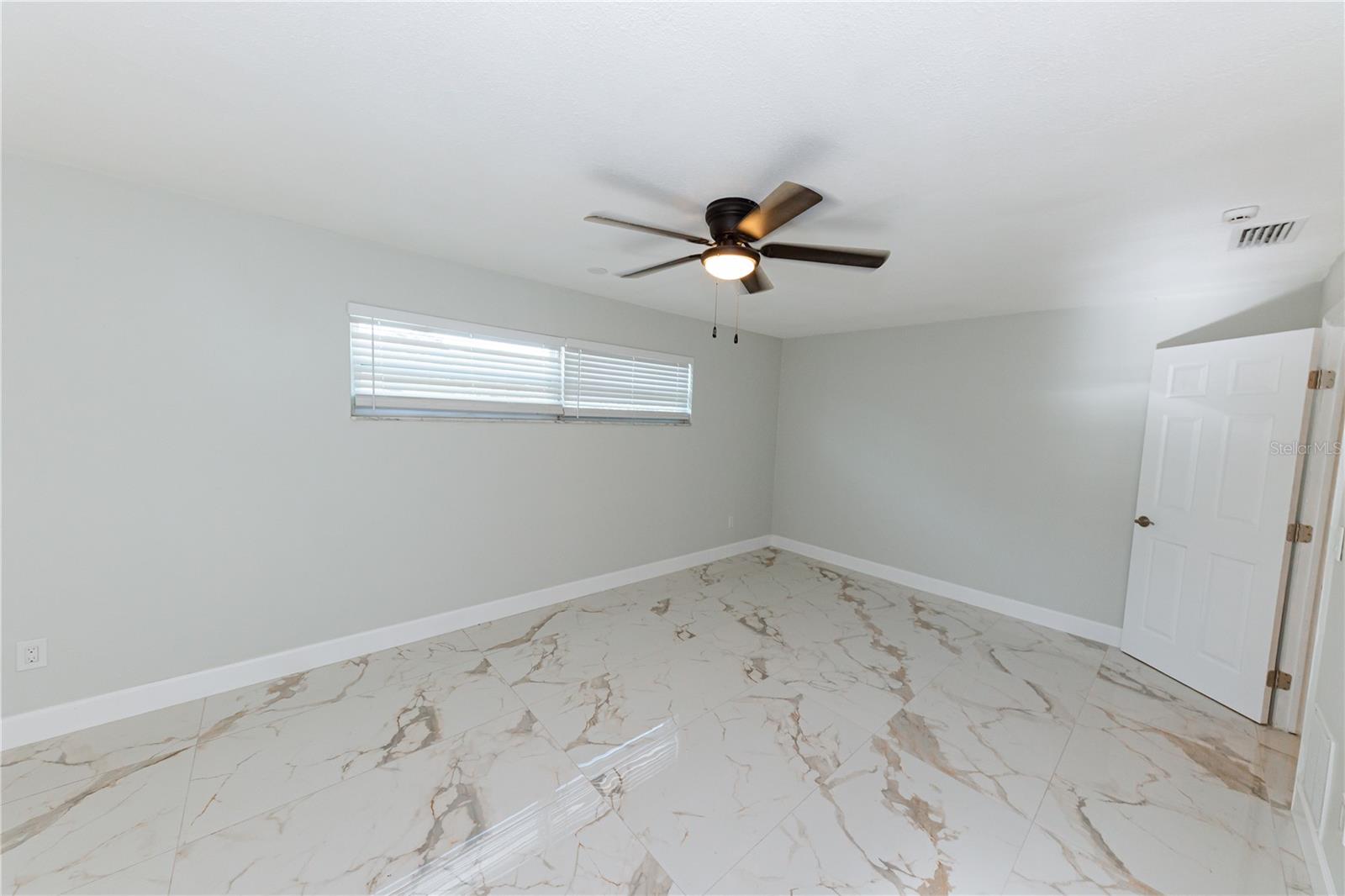 1574 Souvenir Dr, Clearwater, FL 33755