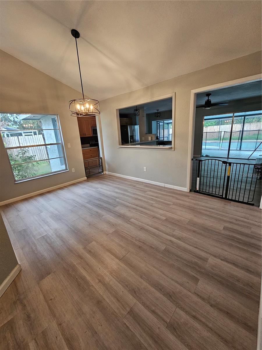 2041 Shadow Pine Dr, Brandon, FL 33511