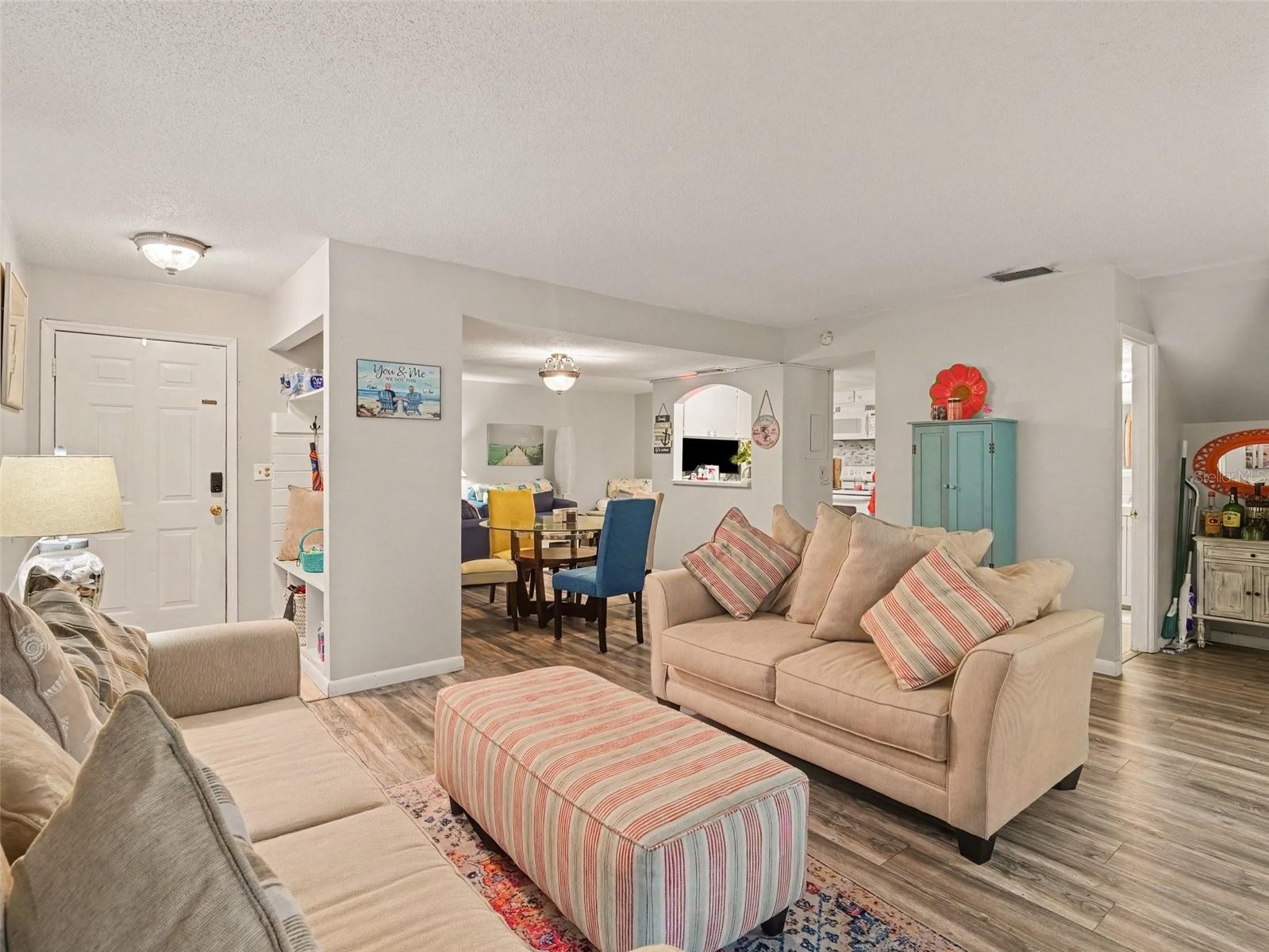 908 Byron Ln #6, Sarasota, FL 34243