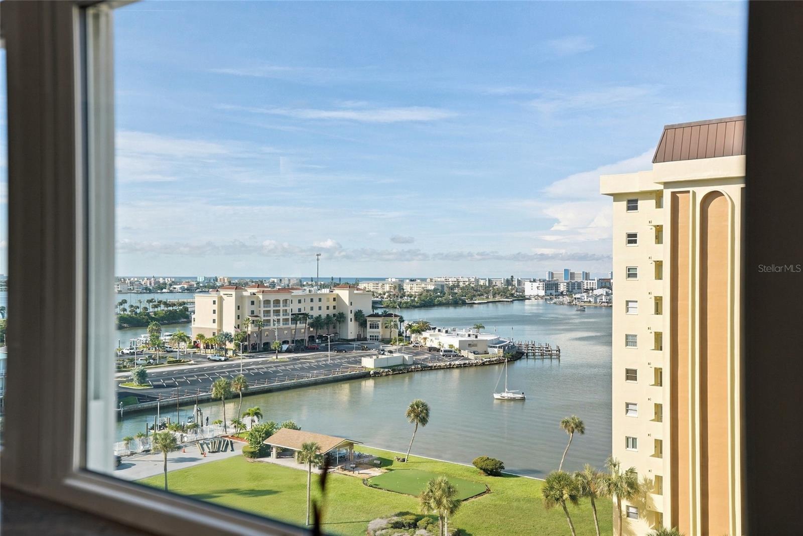 4550 Cove Cir #1009, St Petersburg, FL 33708