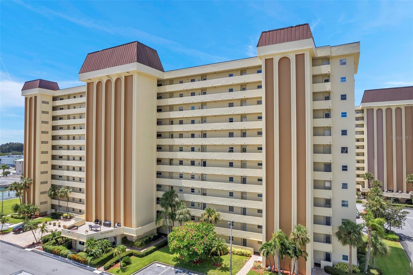 4550 Cove Cir #1009, St Petersburg, FL 33708
