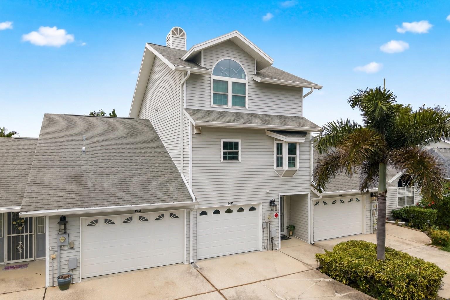 11722 Currie Ln #H2, Largo, FL 33774
