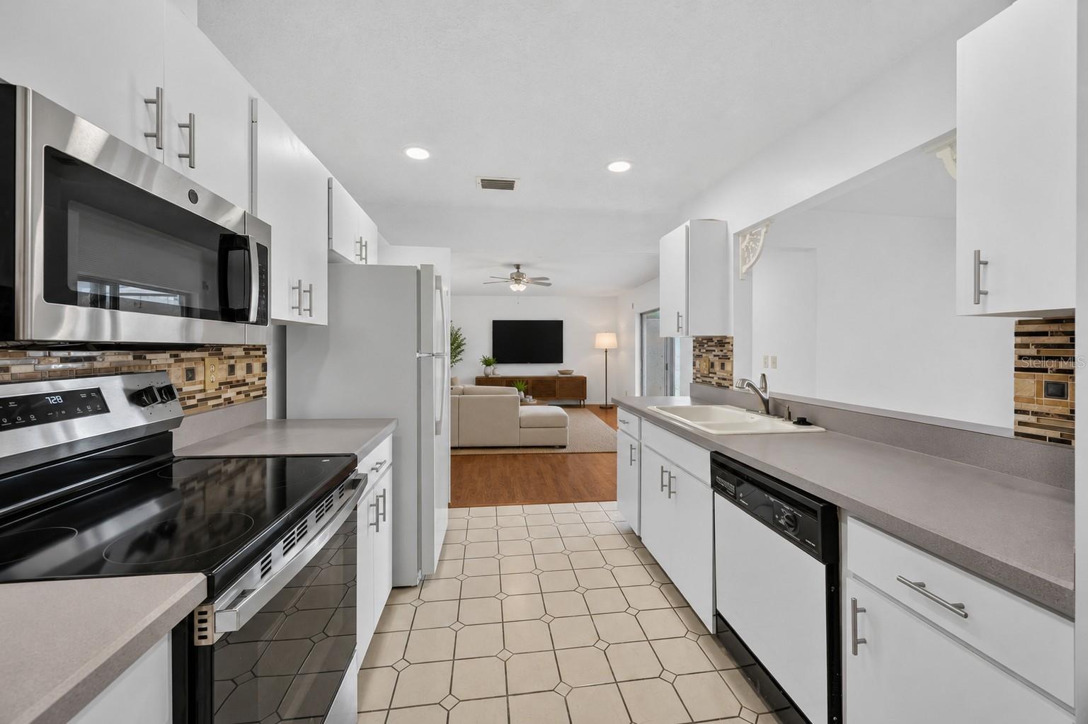 6510 11th Ave W, Bradenton, FL 34209