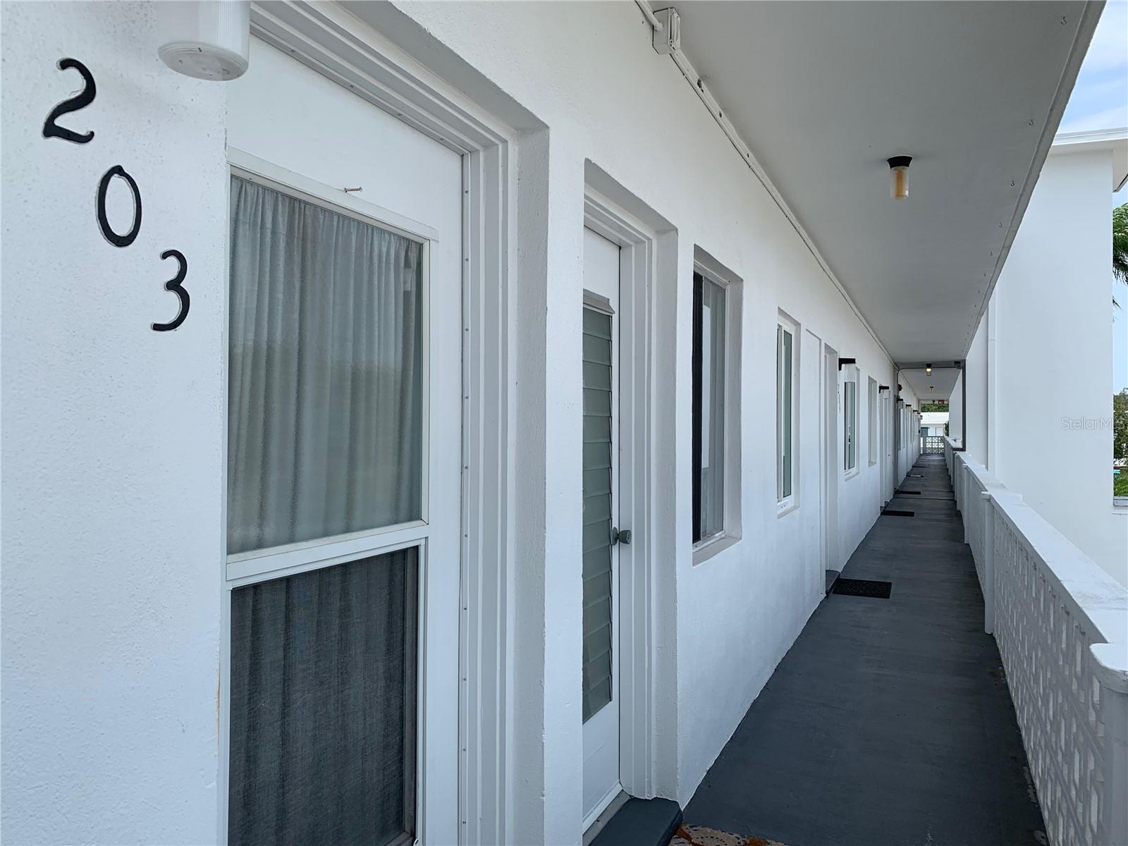 8126 112th St #203, Seminole, FL 33772