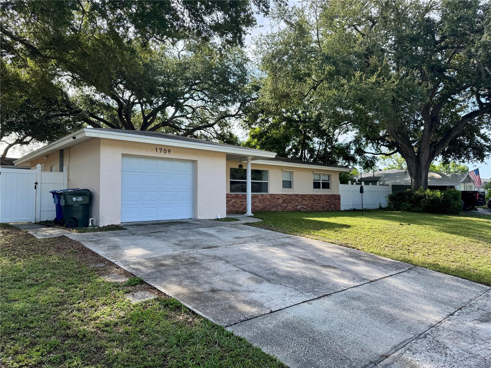 1709 Eaton Dr NE, Clearwater, FL 33756