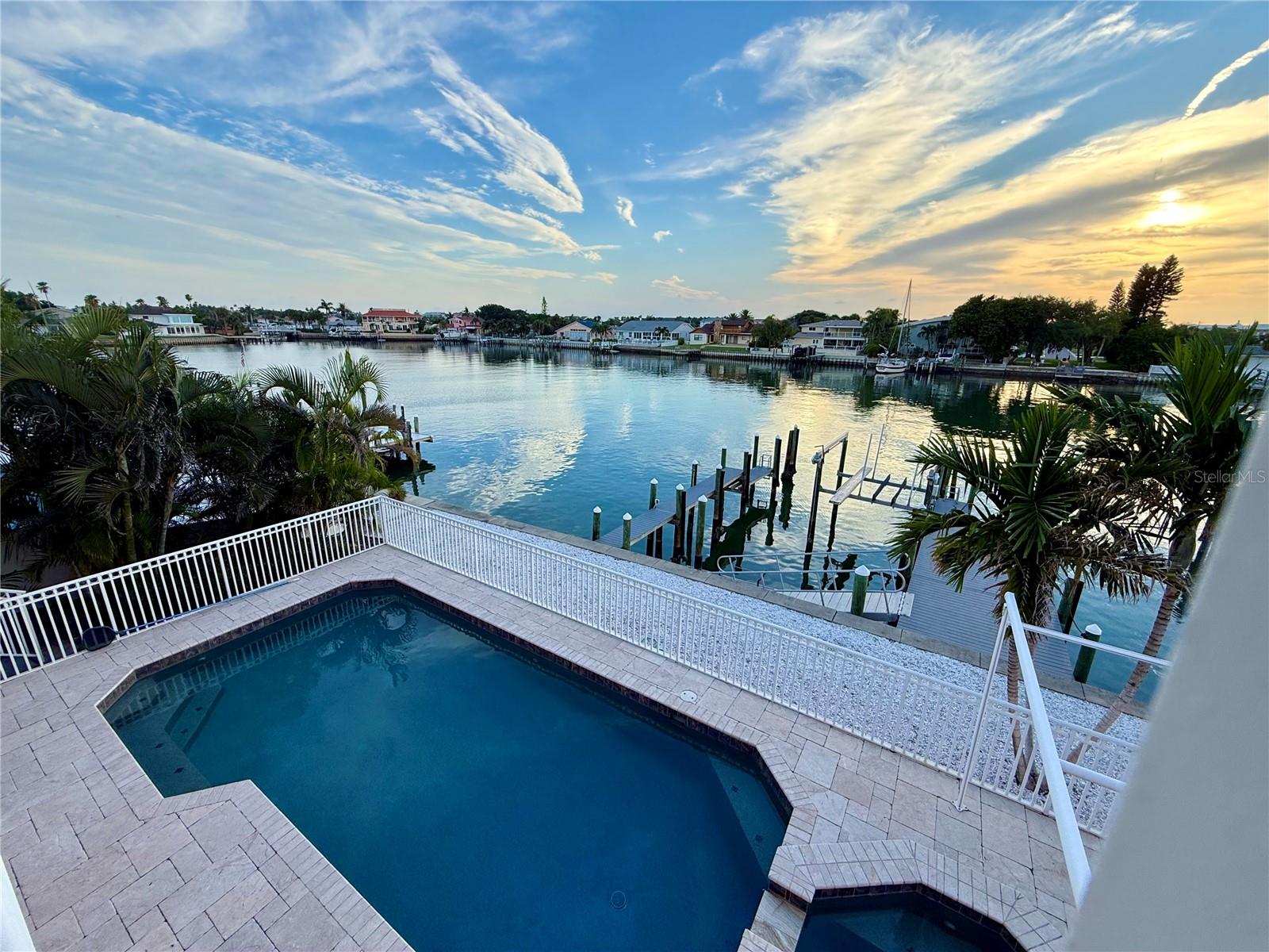 2216 Donato Dr, Belleair Beach, FL 33786