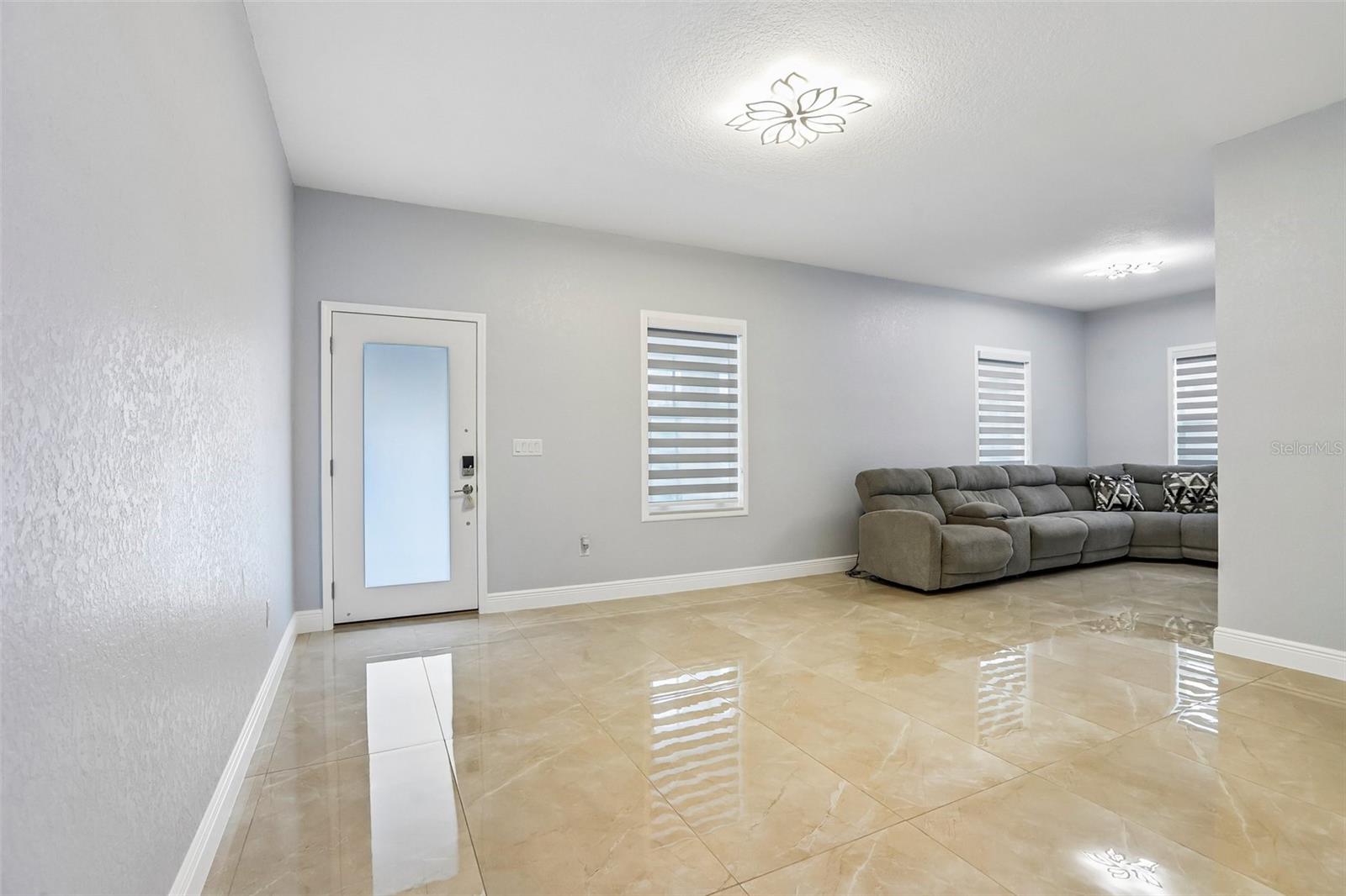 2703 Auburn Ave W, Tampa, FL 33614