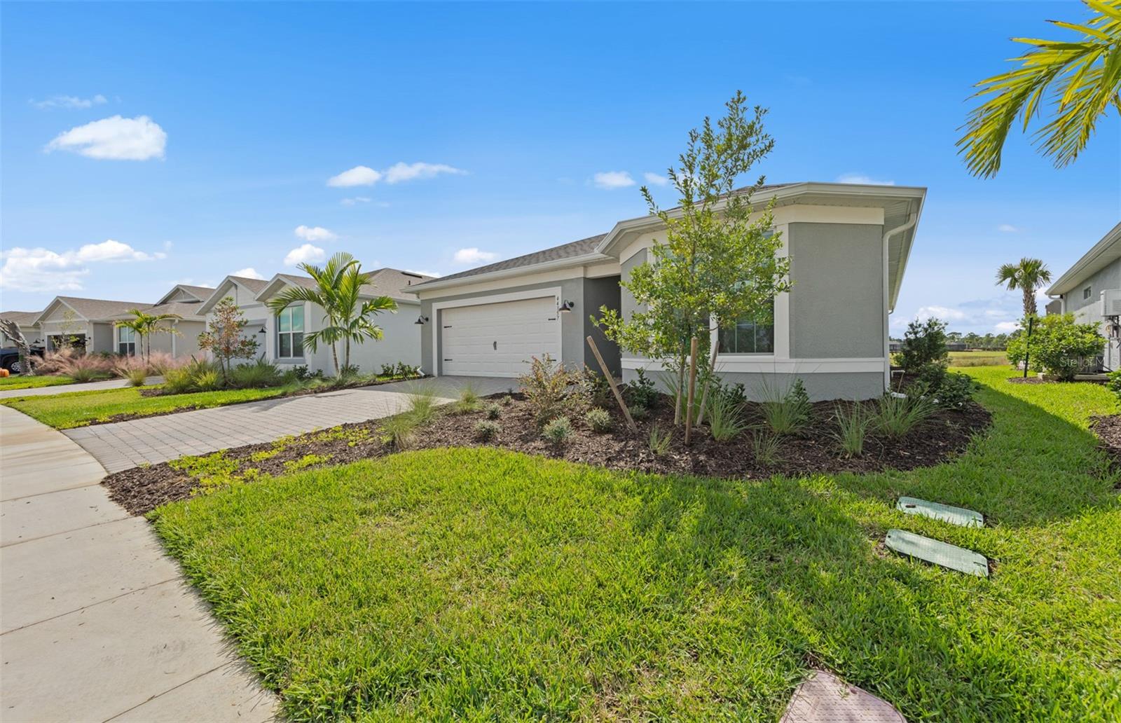 16335 Lilly Elaine Way, Bradenton, FL 34212