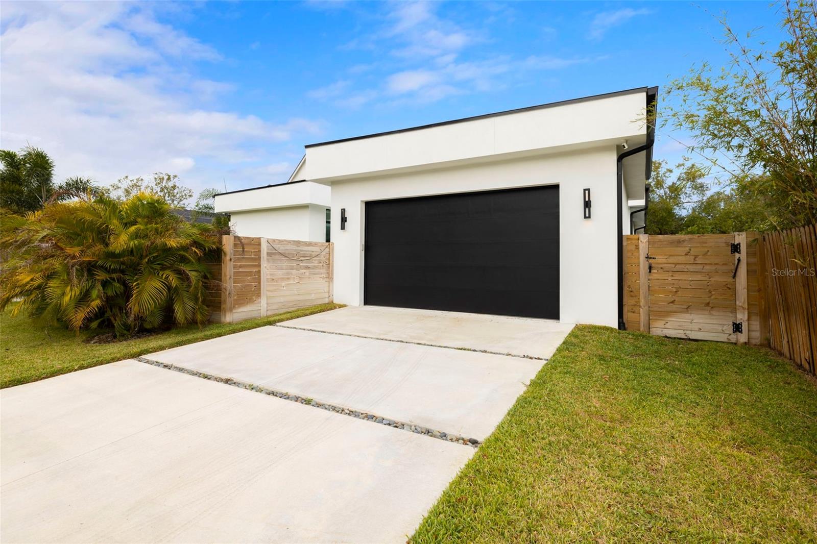 1304 W Fribley St, Tampa, FL 33603