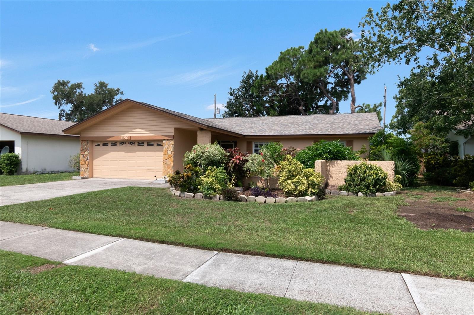 1150 Brook Dr W, Dunedin, FL 34698