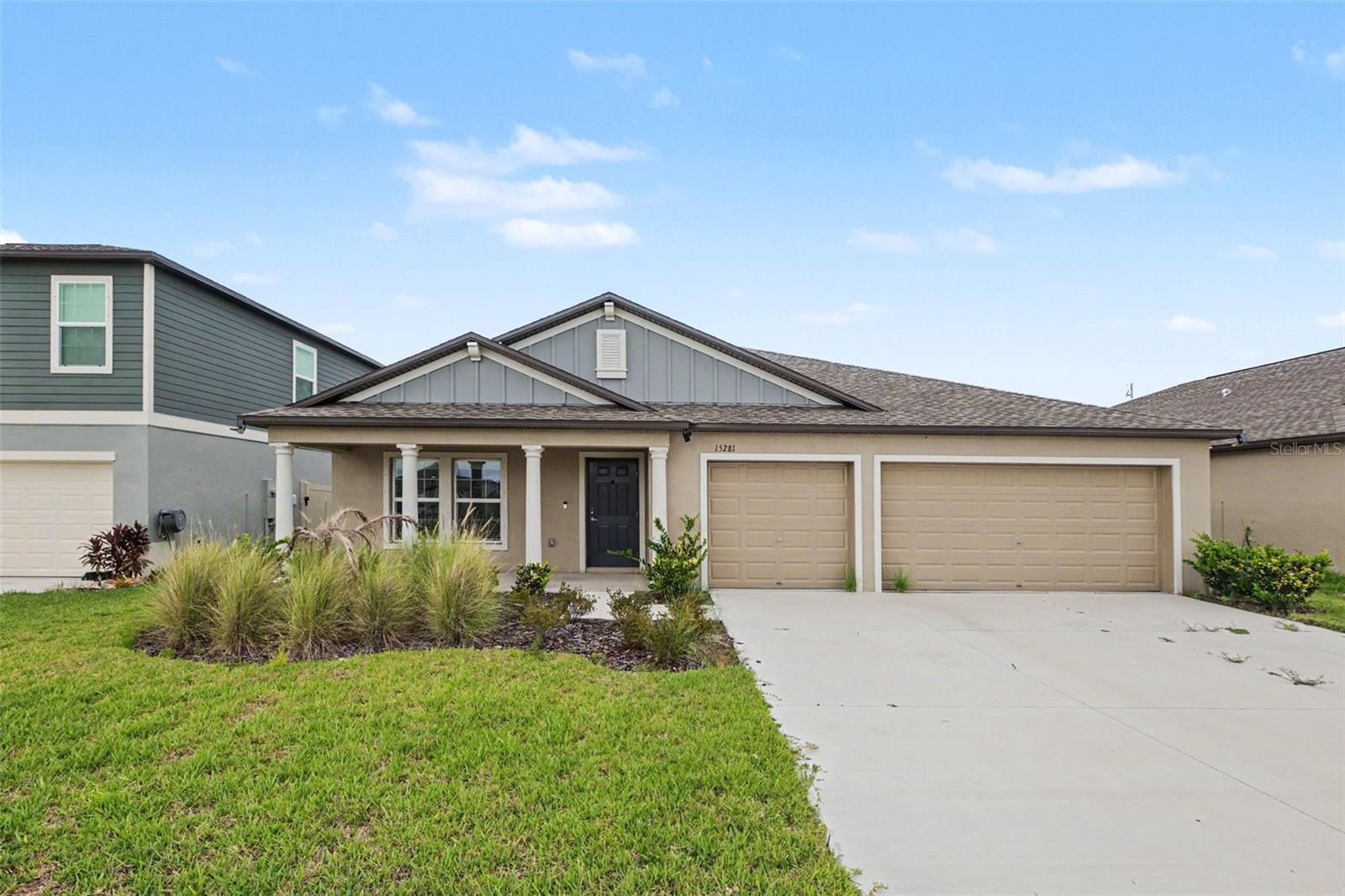 15281 Zircon Red Dr, Wimauma, FL 33598