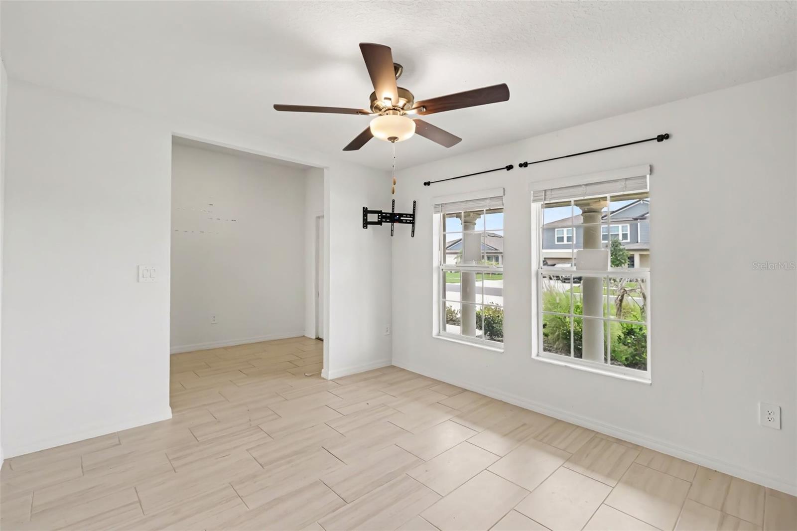 15281 Zircon Red Dr, Wimauma, FL 33598