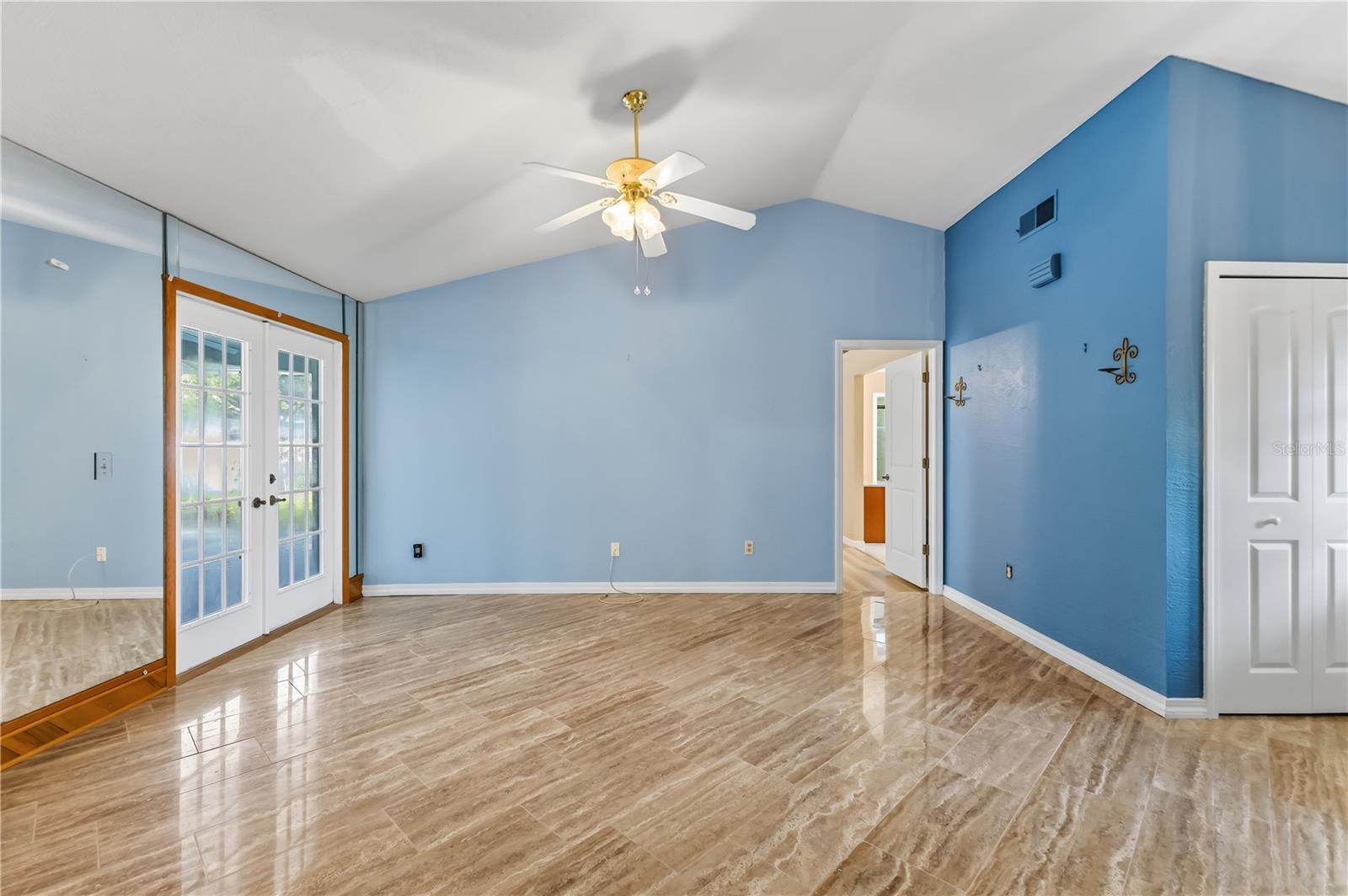 12580 Frank Dr N, Seminole, FL 33776