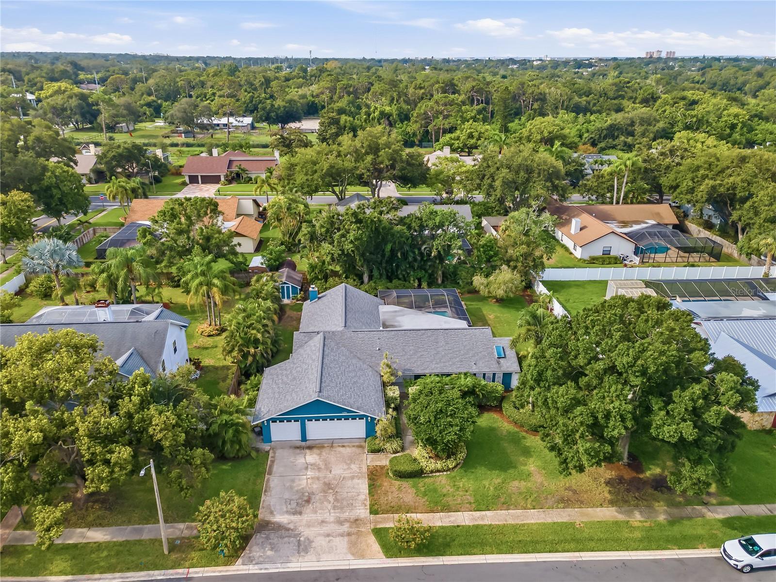 12580 Frank Dr N, Seminole, FL 33776