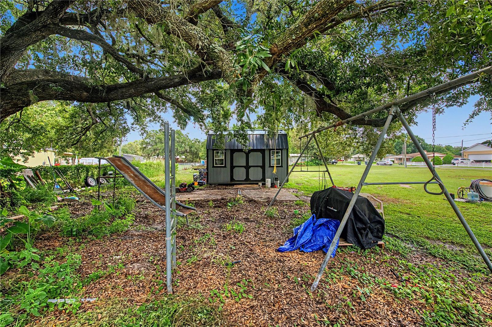 3015 Der Rd, Plant City, FL 33566
