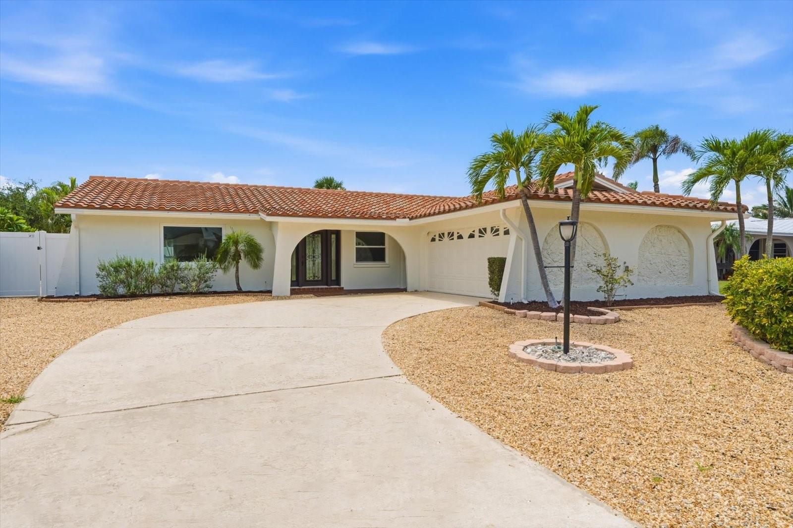 230 N Tessier Dr, St Pete Beach, FL 33706