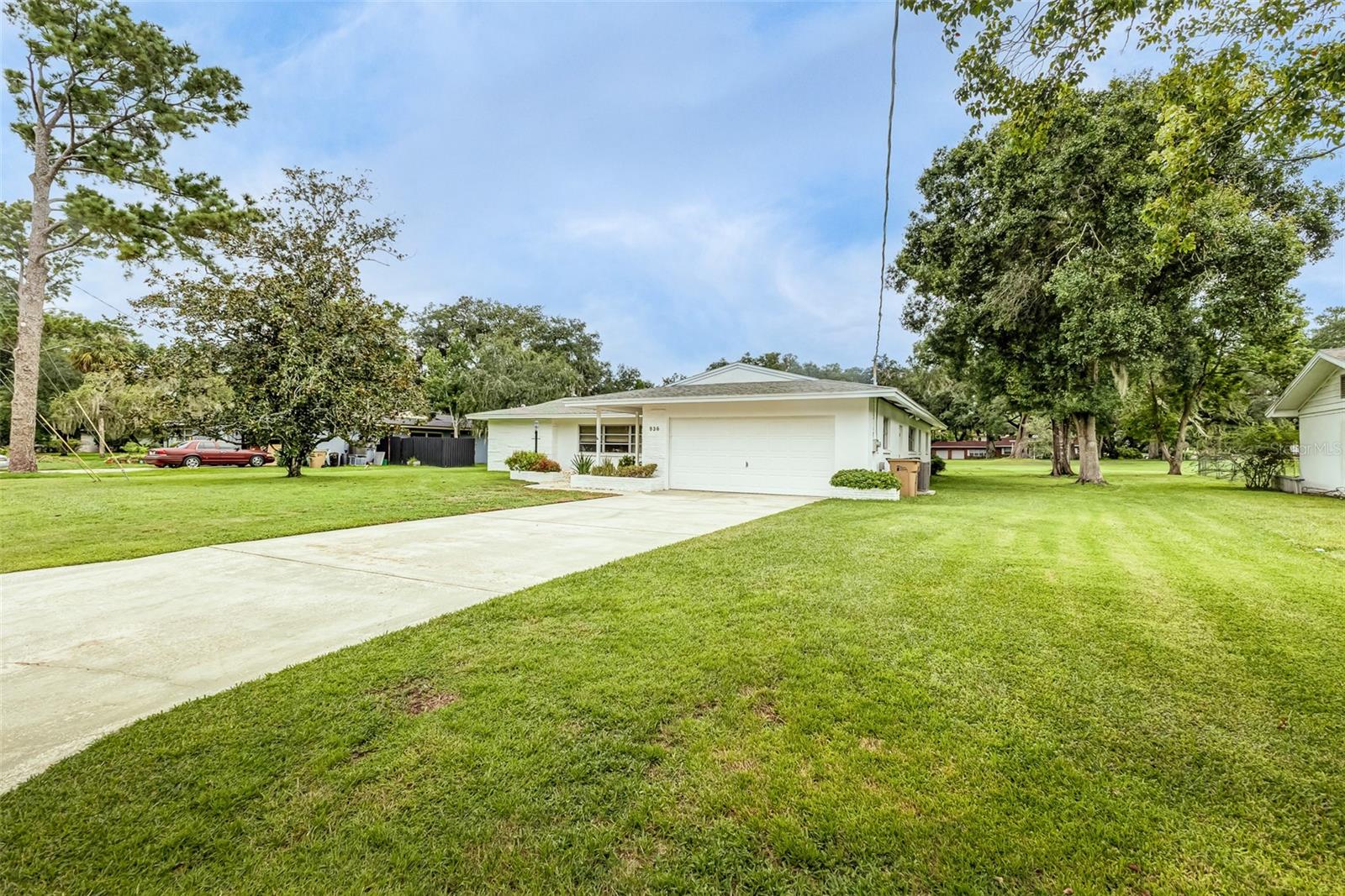 936 N Riverhills Dr, Tampa, FL 33617