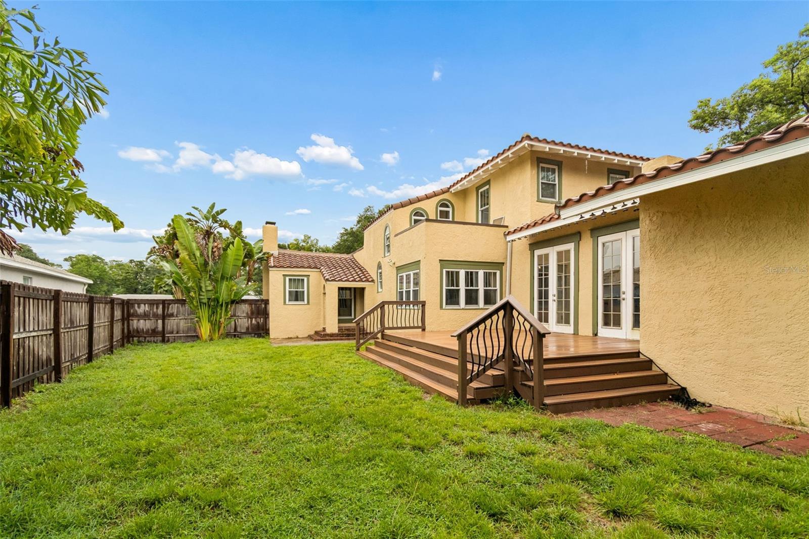 2518 Granada Cir E, St Petersburg, FL 33712