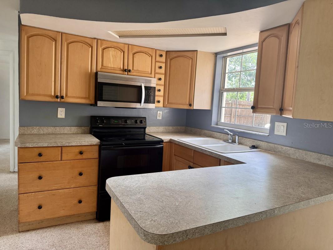 4338 Beacon Square Dr, Holiday, FL 34691