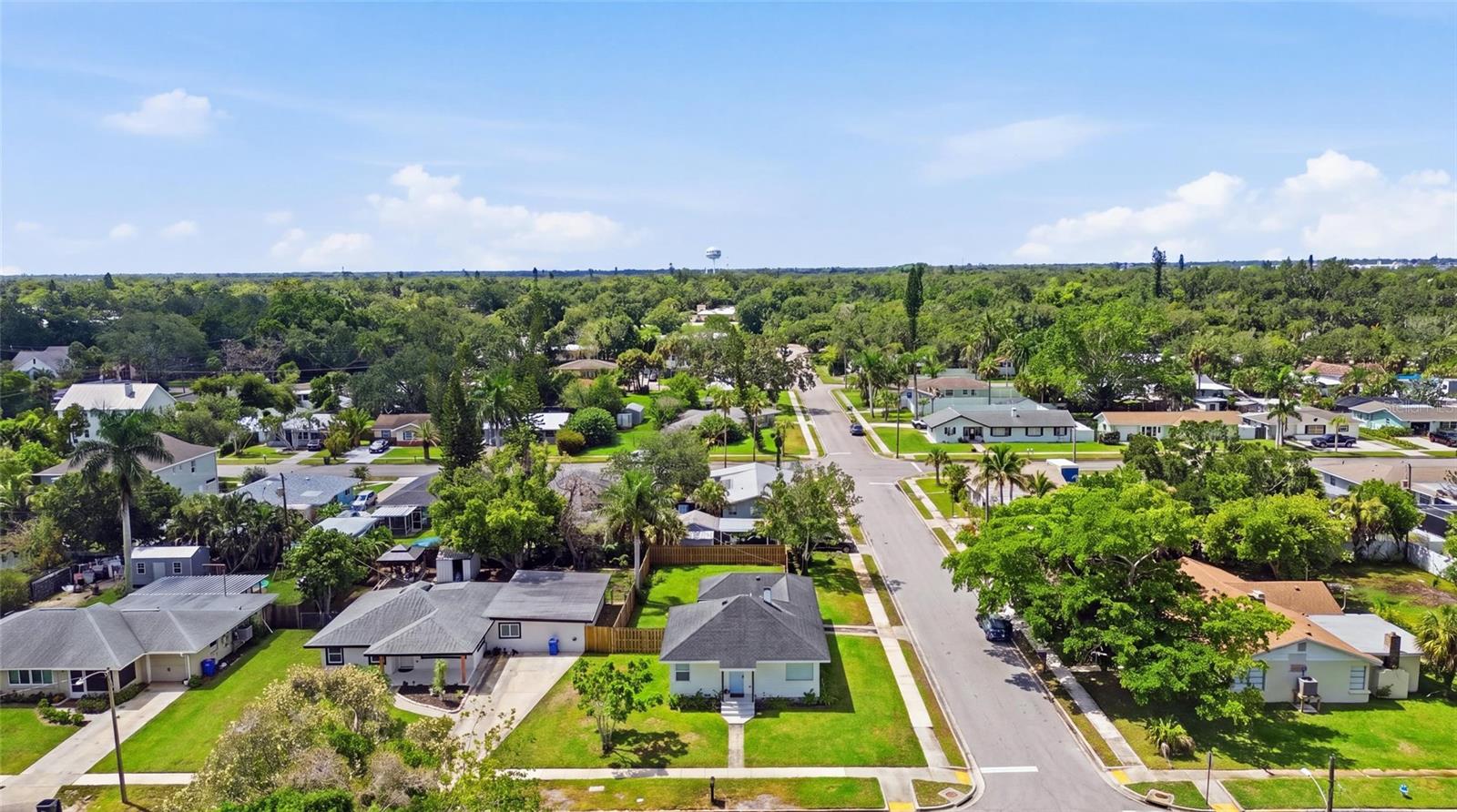 1902 Saint George Dr, Bradenton, FL 34208