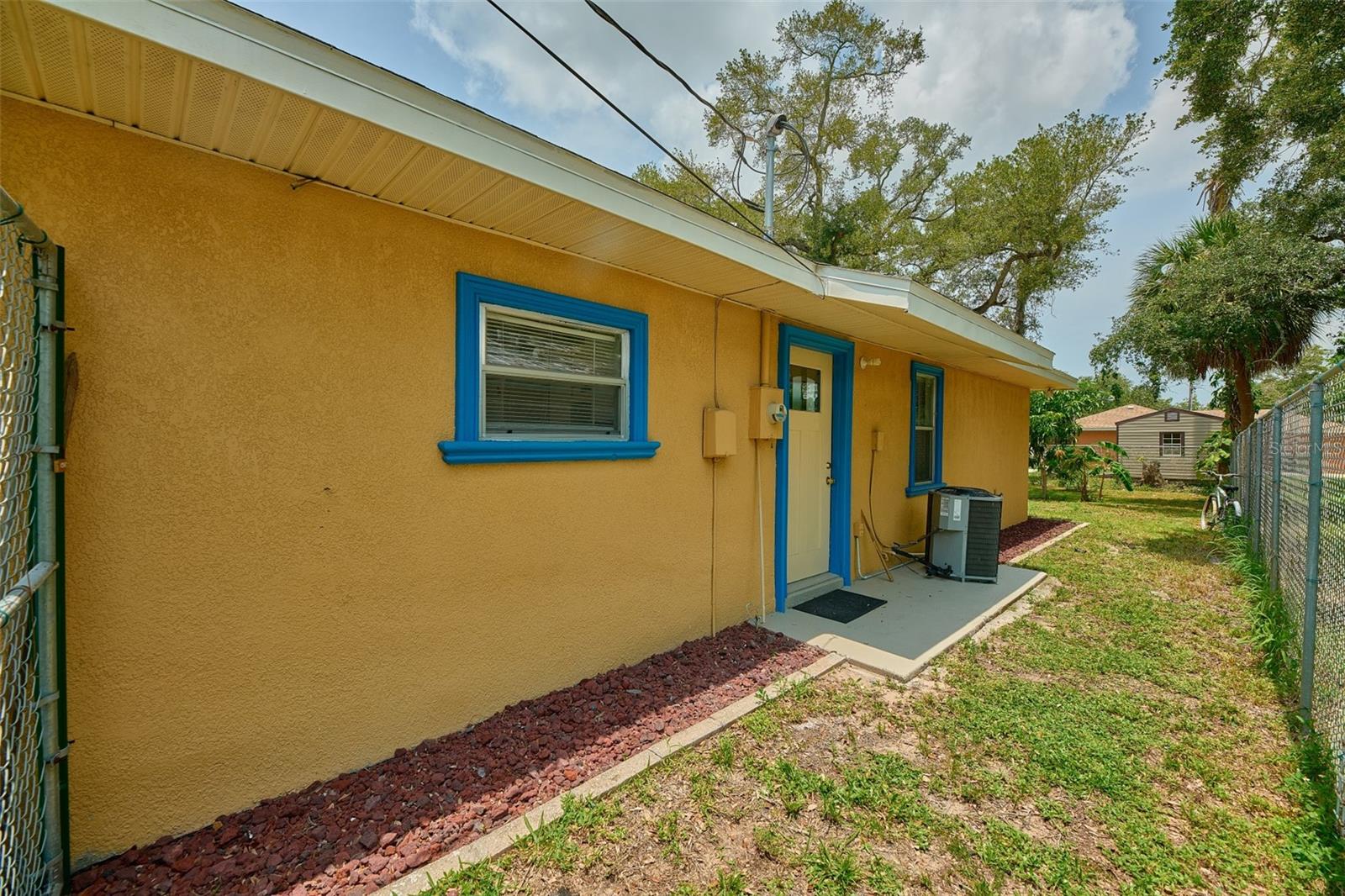 212 13th Ave W, Bradenton, FL 34205