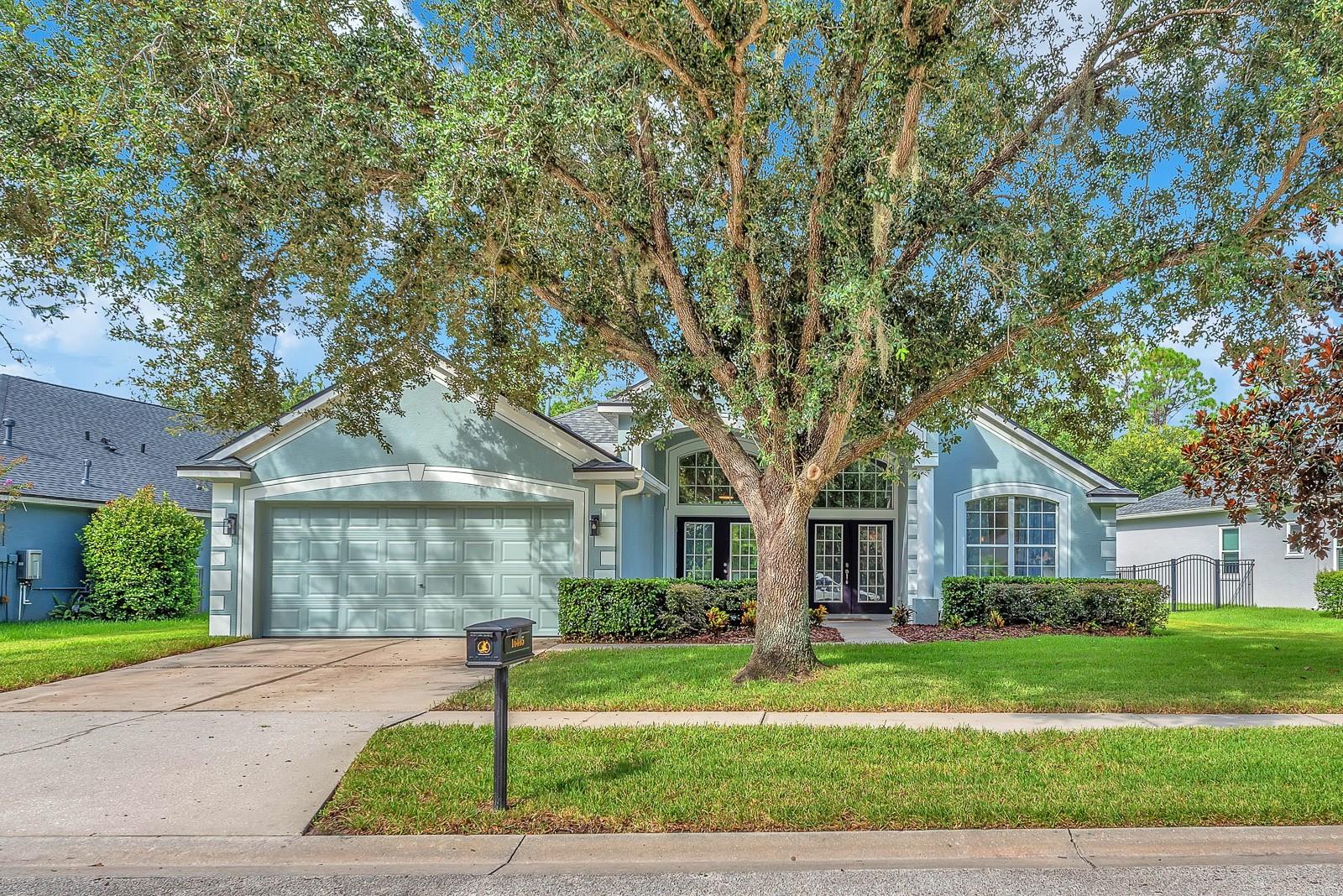 16405 Bridgewalk Dr, Lithia, FL 33547