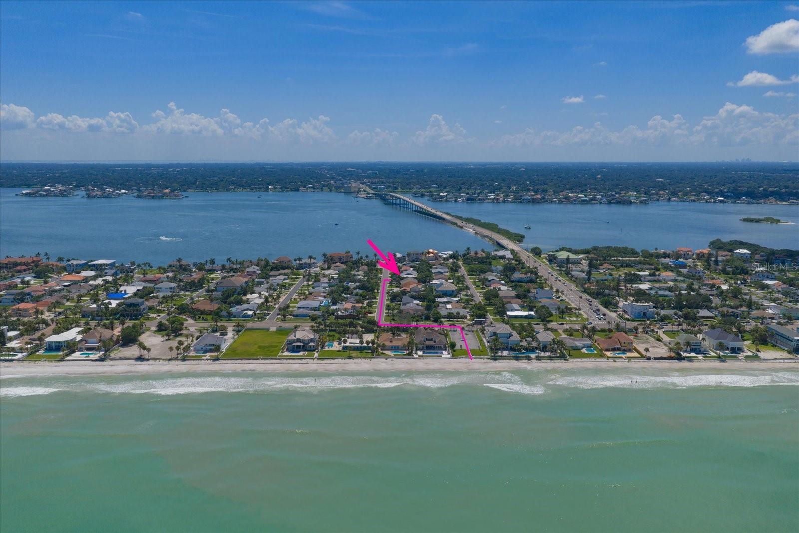 114 13th St, Belleair Beach, FL 33786