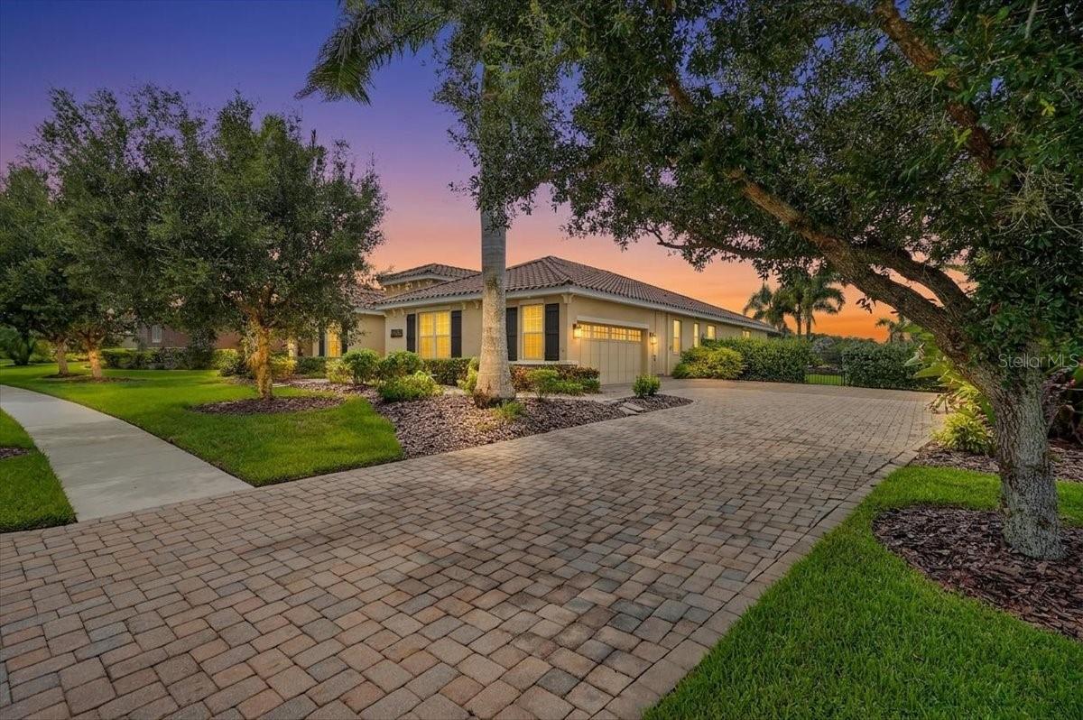 17009 1st Dr E, Bradenton, FL 34212