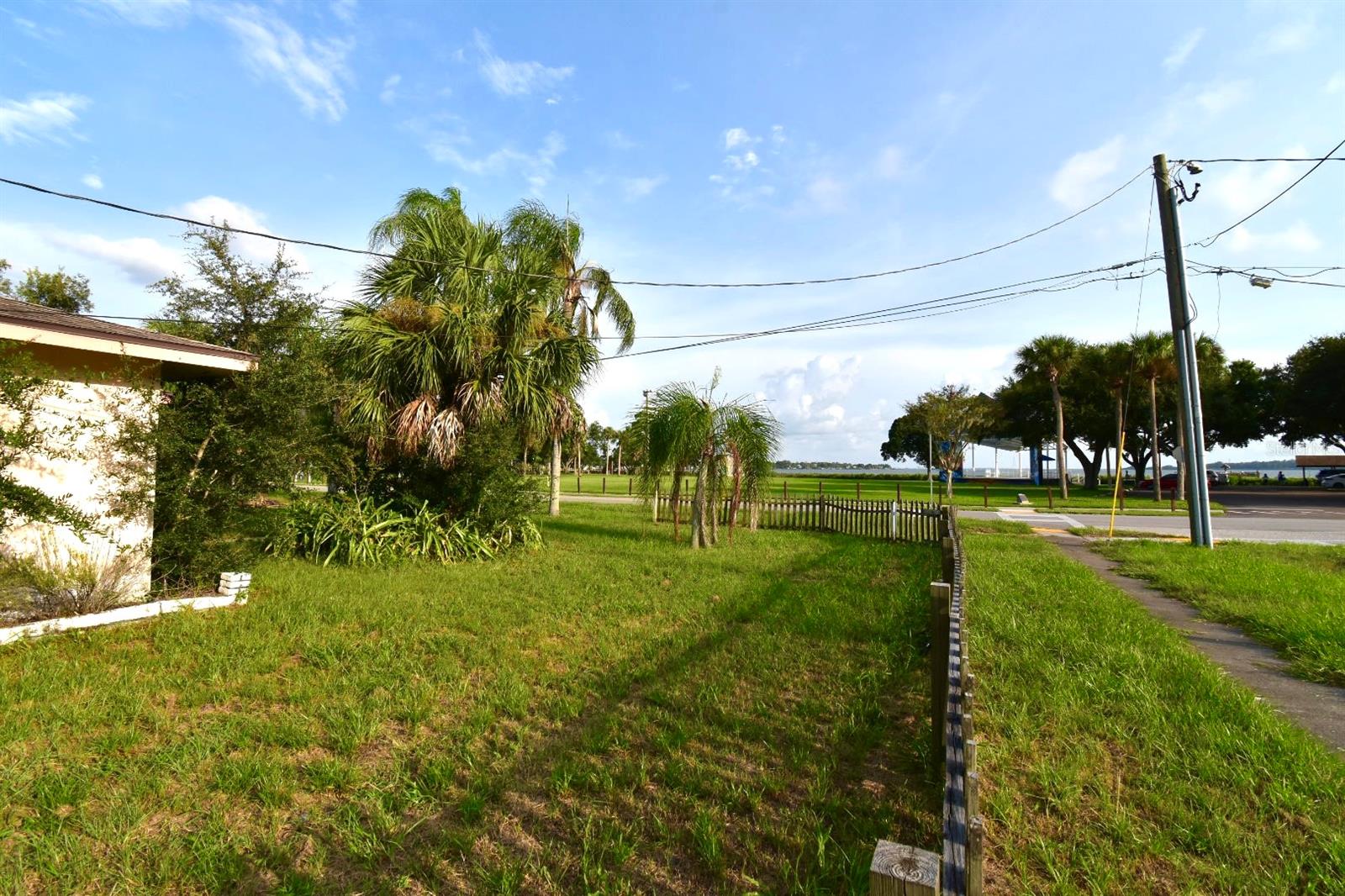 204 Shore Dr W, Oldsmar, FL 34677