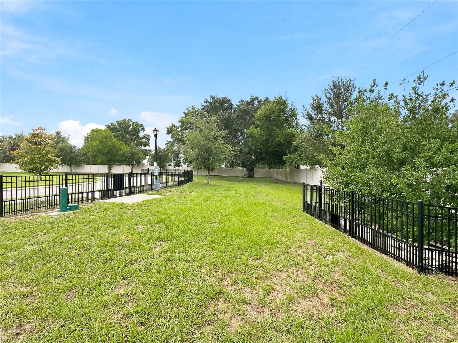 4678 Dover Bluff Ct, Valrico, FL 33594