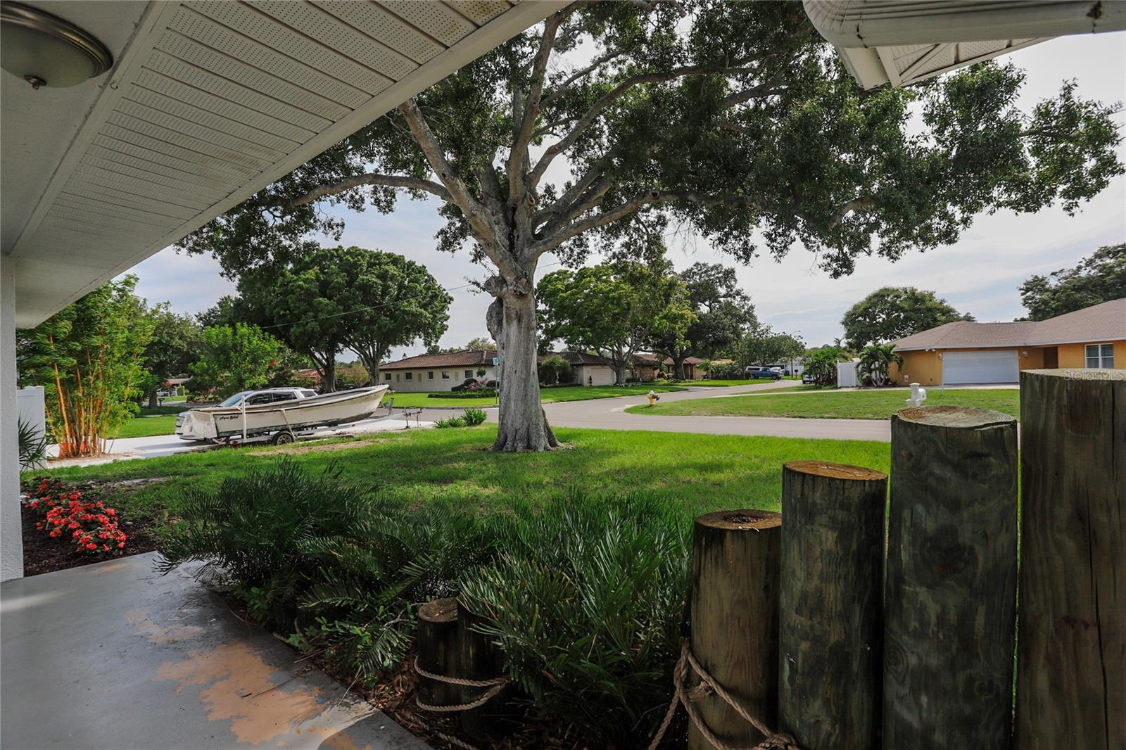 10011 110th St, Seminole, FL 33772