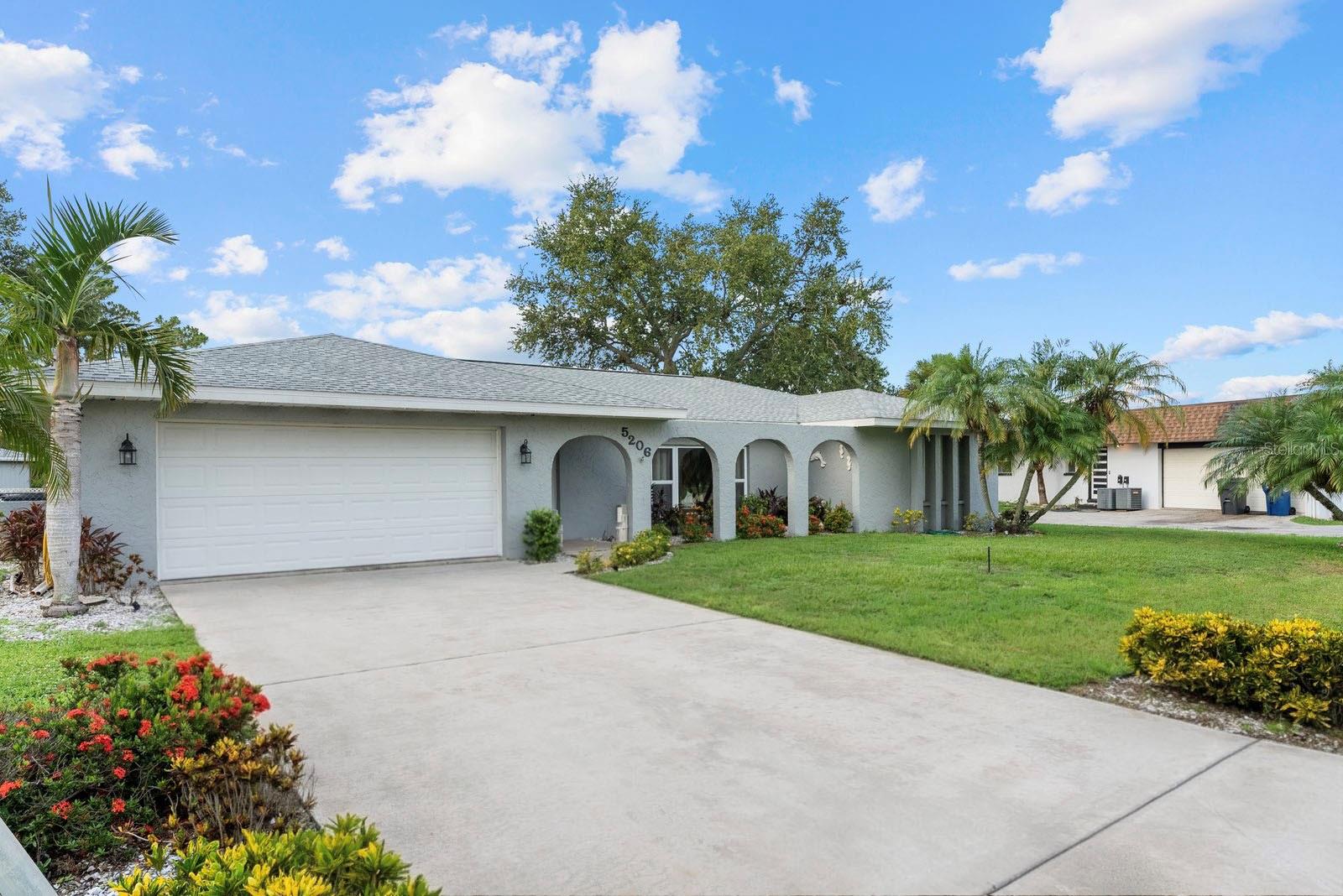 5206 18th Ave E, Bradenton, FL 34208