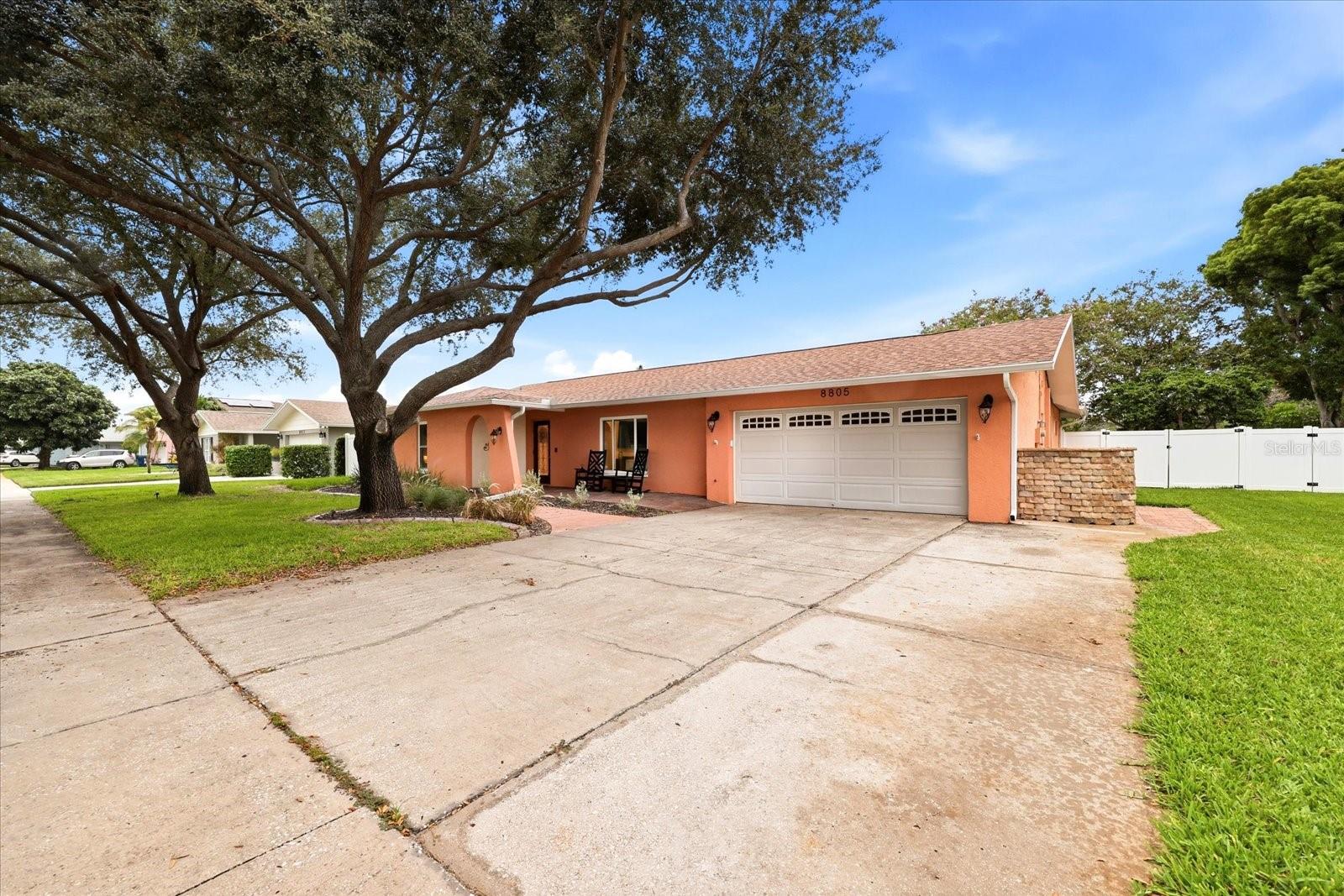 8805 Kenwood Rd, Seminole, FL 33777