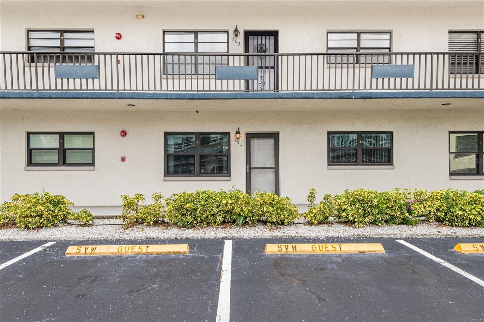 5990 Terrace Park Dr N #103, St Petersburg, FL 33709