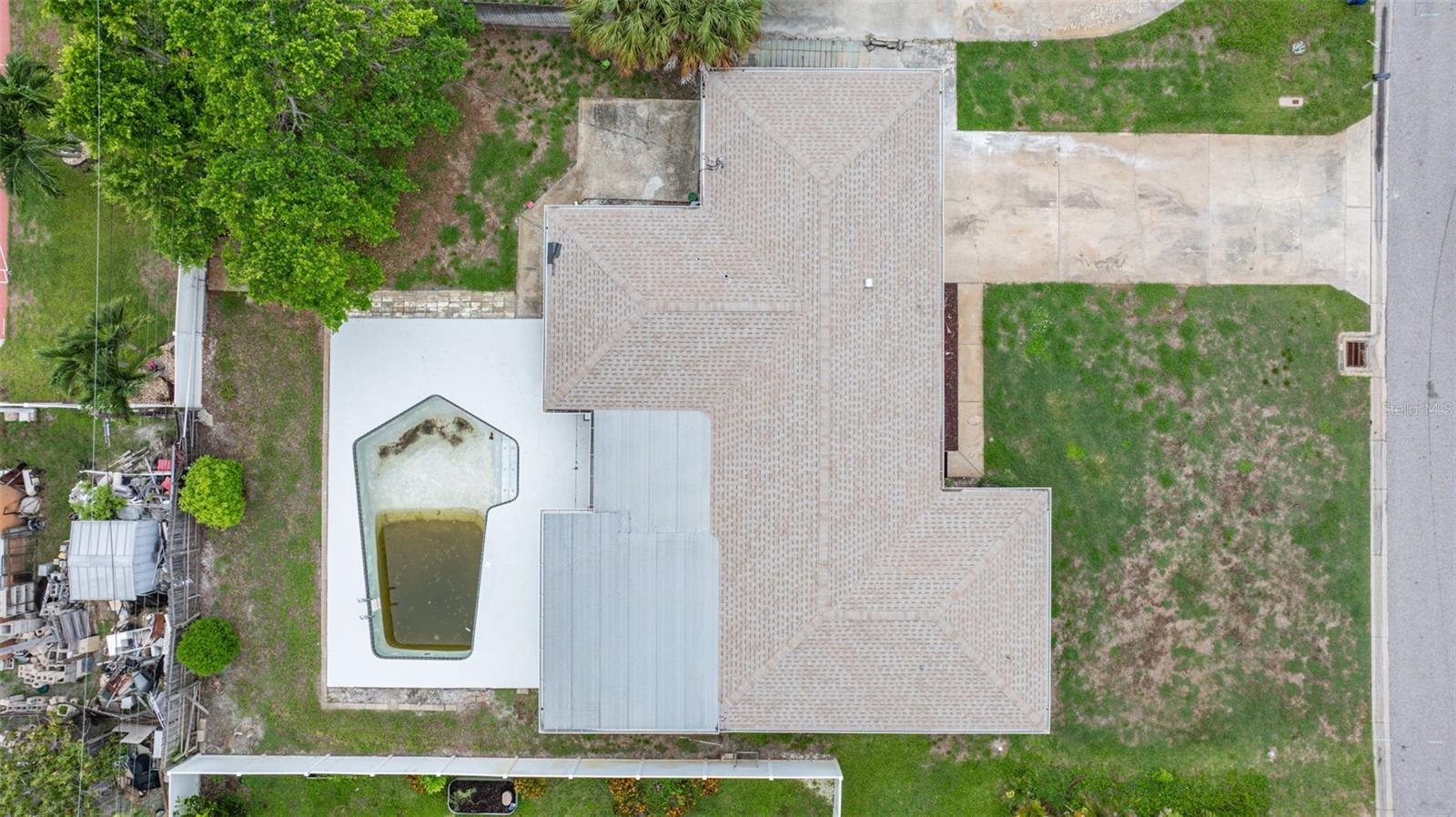 7073 S Shore Dr S, St Petersburg, FL 33707